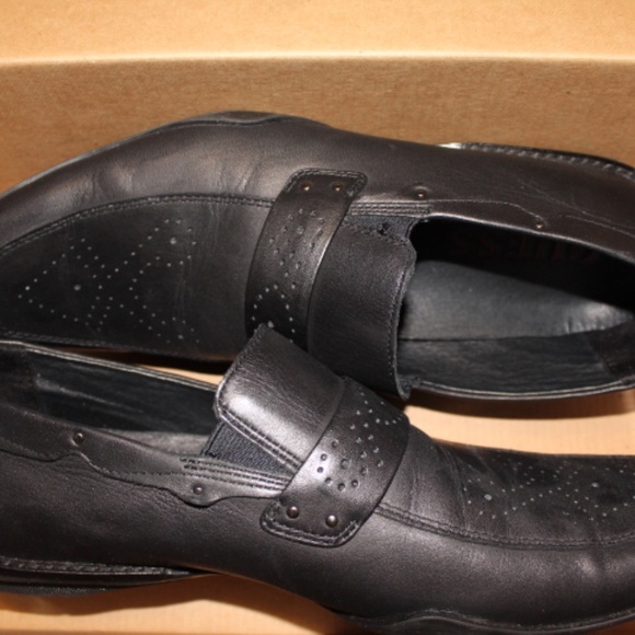 black Slip-ons - Picture 2 of 5
